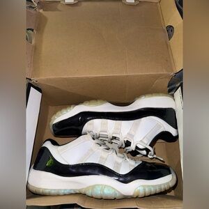 Nike Kids Air Jordan 11 Retro 528896-145 White Black Sneaker Shoes Size 6.5Y